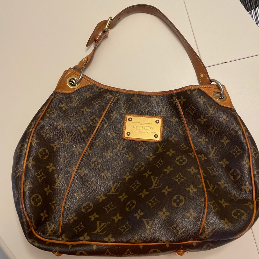 Louis Vuitton Galleria PM shoulder bag